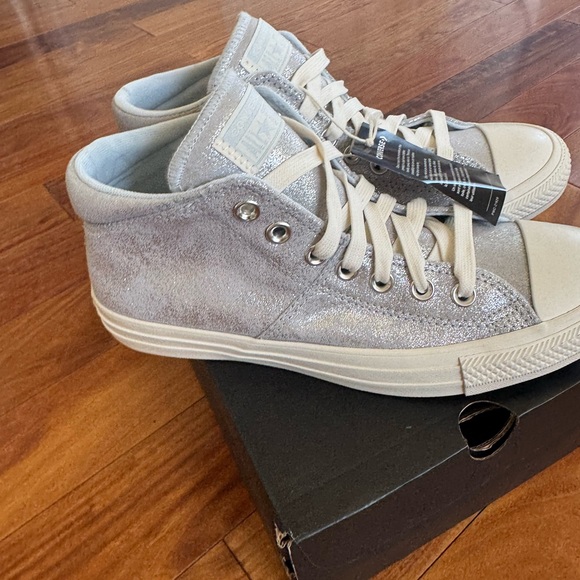 WOMENS Converse CHUCK TAYLOR ALL STAR MADISON MID TOP SNEAKER - Picture 3 of 16